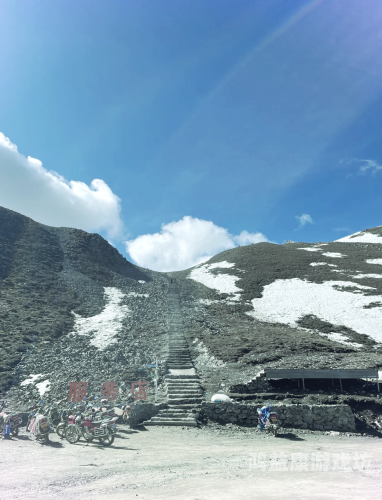 雪山之巅，揭秘登山赛车2的极致挑战与无尽魅力