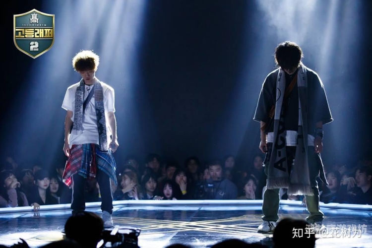 亚洲、欧美、中文、日韩AV一区，全球成人影视文化差异与影响分析亚 洲 欧 美 日 韩