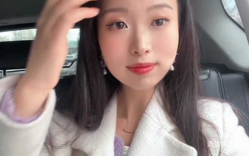 97碰人妻免费碰碰碰97碰人妻免费碰碰碰，网络热词背后的社会现象与法律风险