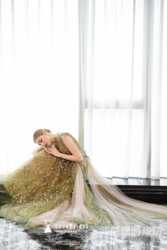 亚洲欧美精品伊人久久，全球时尚与美的交汇点