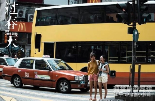 午夜场观影文化解析，躁动青春与都市减压的银幕狂欢