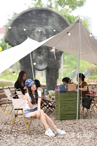 亚洲精品无码aⅴ片，引领水蜜桃在线播放生活新风尚