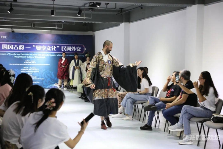 在线国产亚欧一级片，展现文化交流的新篇章