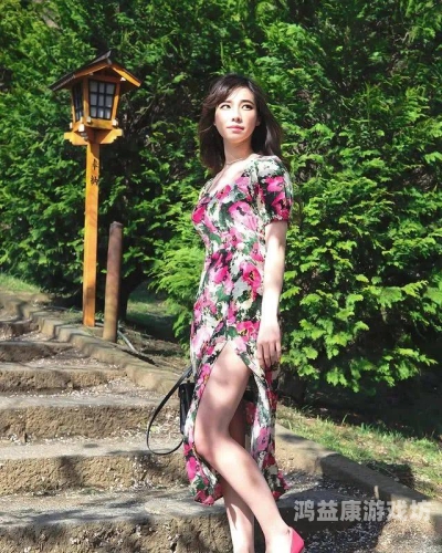 大胸少妇自慰，流水的缠绵与无尽的呻吟